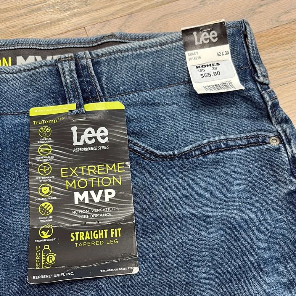 Lee Blue Relaxed Straight Fit Jeans/ Extreme Motion Tapered Leg - Picture 3 of 16